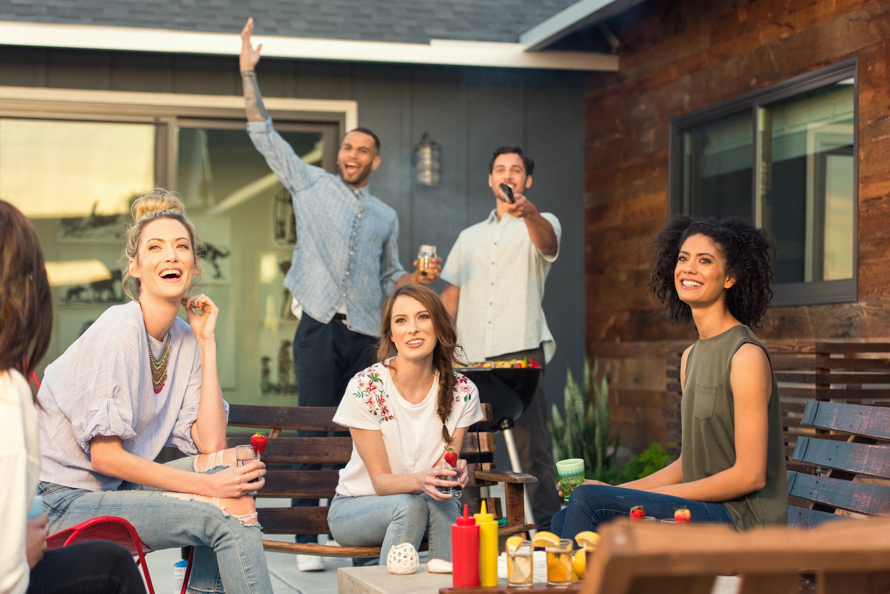 4 WAYS TO HOST THE PERFECT BBQ